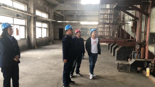 左旗市场监管局发展供暖前锅炉和热力管路安全大查抄